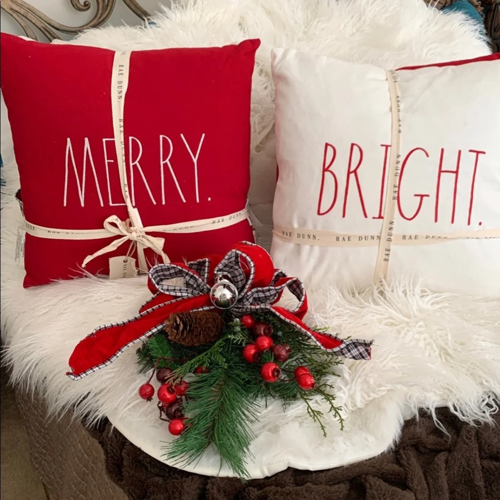 🎄Rae Dunn Set of 4 Christmas Pillows